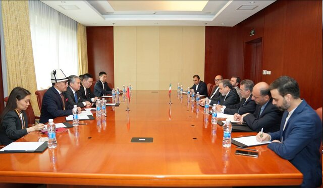 دیدار عراقچی با وزیر خارجه قرقیزستان دیدار عراقچی با وزیران خارجه قرقیزستان و ازبکستان