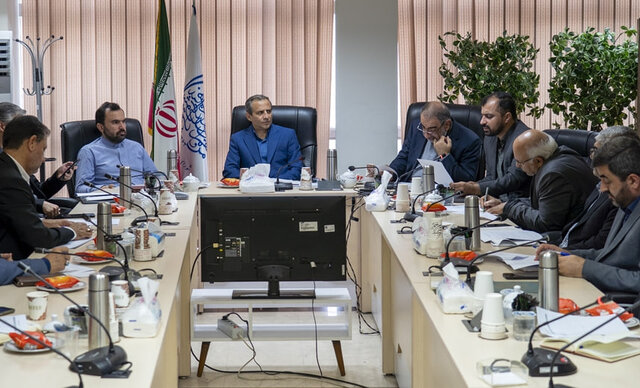 تدوین راهکارهای اجرایی و ایجاد شبکه‌ میان دانشگاه‌ها و نخبگان