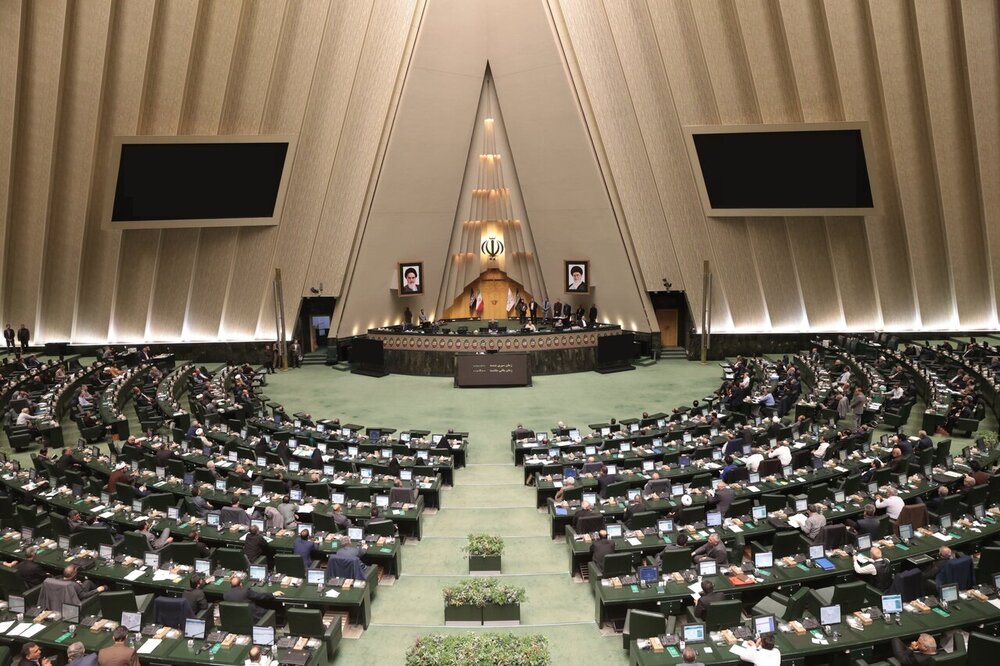 ورود مجلس به نوسانات بازار ارز و روند اجرای کالابرگ الکترونیکی