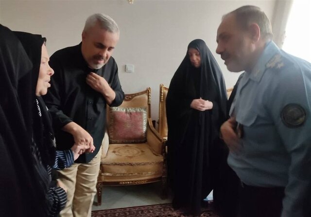 دیدار وزیر دفاع  با خانواده شهید سپهبد محمد باقری