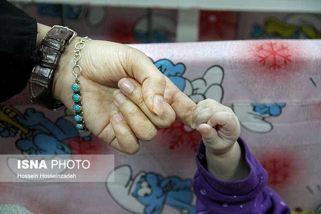 ۴۲۰ خانواده البرزی در انتظار پذیرش فرزندخوانده