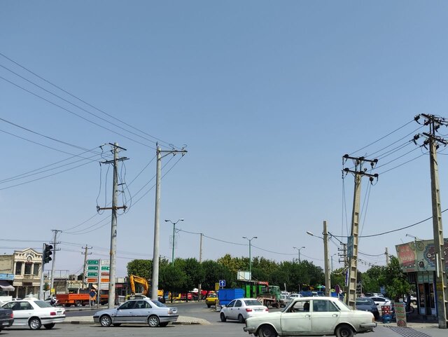 نصب ۲۰ دستگاه ترانس توزیع برق در ملایر تا پایان سال