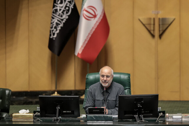 ماموریت قالیباف به کمیسیون عمران برای پیگیری حادثه واژگونی اتوبوس زائران امام رضا (ع) ماموریت قالیباف به کمیسیون عمران برای پیگیری حادثه واژگونی اتوبوس زائران امام رضا (ع)