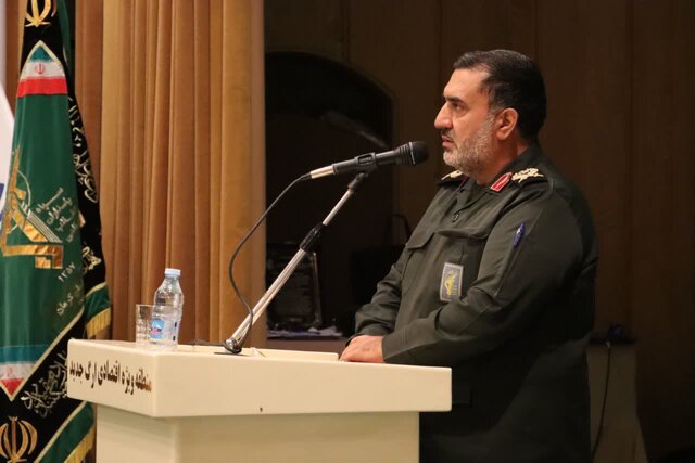 تأکید بر مقابله با جنگ روانی و روایتسازی دشمن تأکید بر مقابله با جنگ روانی و روایتسازی دشمن