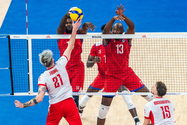 شکست عجیب والیبال لهستان مقابل کوبا به ضرر ایران/ اسلوونی از روی هلند رد شد شکست عجیب والیبال لهستان مقابل کوبا به ضرر ایران/ اسلوونی از روی هلند رد شد