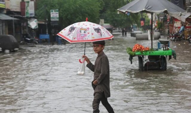 عکس: رویترز تداوم بارندگی شدید در پاکستان؛ مرگ دهها نفر در یک روز و ثبت خسارات