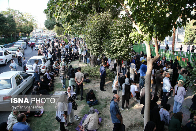رتبه دهم علوم انسانی با پدری که راننده تاکسی است رتبه دهم علوم انسانی با پدری که راننده تاکسی است