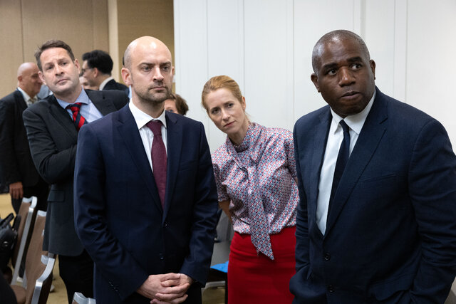 وزیران خارجه فرانسه و انگلیس و مسئول سیاست خارجی اتحادیه اروپا ماجرای مکانیسم ماشه؛ از تهدید اروپا تا گزینههای ایران