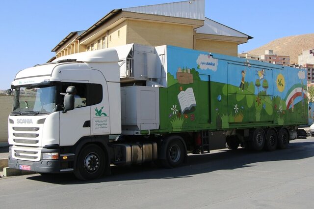 عکس تزئینی است آغاز اجرای تماشاخانه سیار کودکان و نوجوانان در فارس/ روایت «قصههای واقعی» ادامه دارد