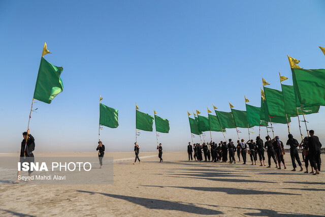 عکس آرشیوی است. چند توصیه برای پیشگیری از گرمازدگی و تاول پا در پیادهروی اربعین