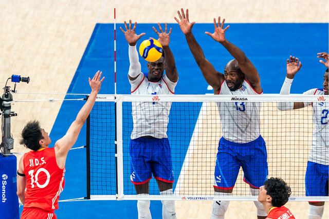 چین یقه کوبا را گرفت/ ایران در چه شرایطی صعود میکند؟ چین یقه کوبا را گرفت/ ایران در چه شرایطی صعود میکند؟