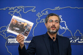 علیرضا صدیقی، برادر شهید دانشمند هسته‌ای در آستانه اشرفیه در نشست خبری سخنگوی وزارت امور خارجه