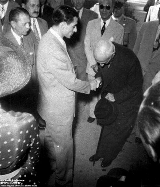 «۳۰ تیر ۱۳۳۱ وآفرینندگان آن» در آیینه تصاویر