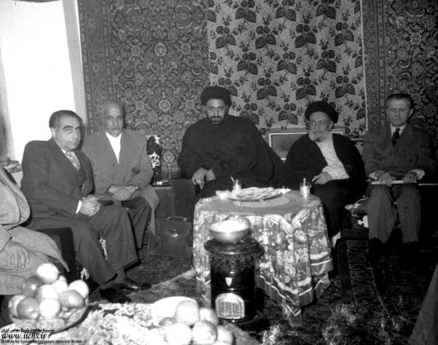 «۳۰ تیر ۱۳۳۱ وآفرینندگان آن» در آیینه تصاویر
