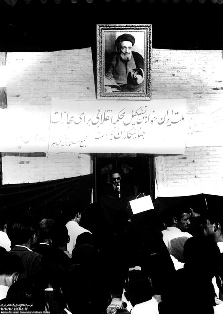 «۳۰ تیر ۱۳۳۱ وآفرینندگان آن» در آیینه تصاویر