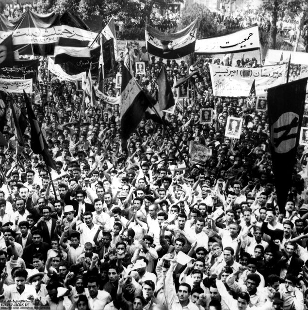 «۳۰ تیر ۱۳۳۱ وآفرینندگان آن» در آیینه تصاویر