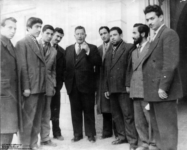 «۳۰ تیر ۱۳۳۱ وآفرینندگان آن» در آیینه تصاویر