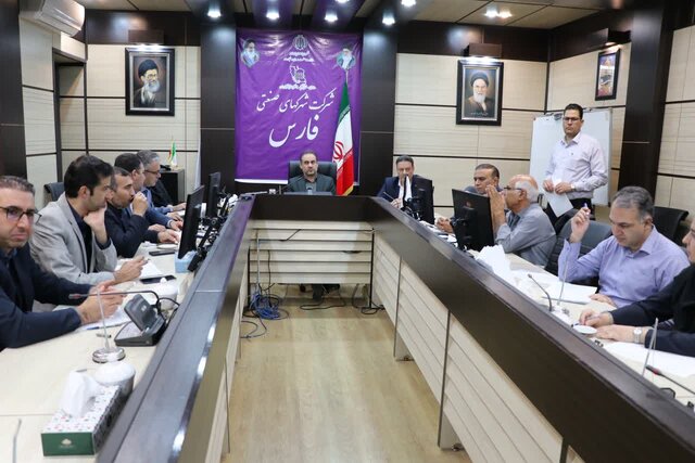 حمایت از سرمایه‌گذاران مولد و دارای برنامه اجرایی در نواحی صنعتی فارس