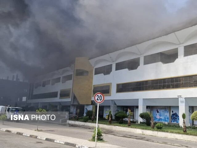 اعزام ۴ تیم آتشنشانی از رشت به منطقه آزاد انزلی اعزام ۴ تیم آتشنشانی از رشت به منطقه آزاد انزلی