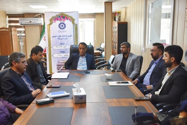 شهرستان بیضا کتابخانه سیار نیاز دارد