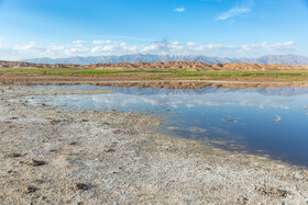 آلودگی آبهای سطحی و زیرزمینی منطقه منجر به تخریب اکوسیستمهای آبی و خشکی، کاهش کیفیت خاک، کاهش تنوع زیستی و افزایش فرسایش خاک شده است
