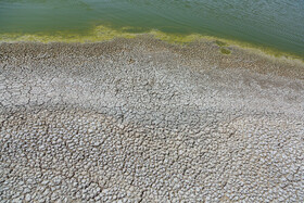 آلودگی آبهای سطحی و زیرزمینی منطقه منجر به تخریب اکوسیستمهای آبی و خشکی، کاهش کیفیت خاک، کاهش تنوع زیستی و افزایش فرسایش خاک شده است