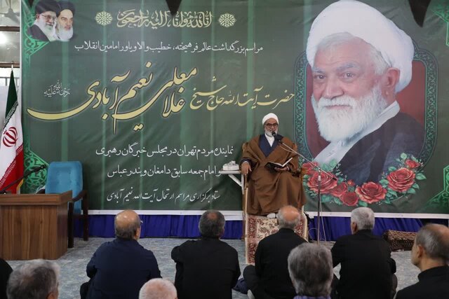 حضور نماینده ولیفقیه در منزل مرحوم آیتالله نعیمآبادی/ بزرگداشت عضو فقید خبرگان در دامغان