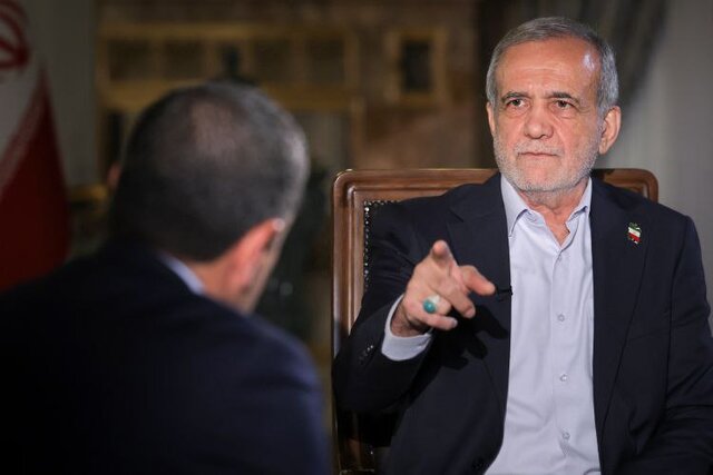 پزشکیان؛ صادقانه در میان مردم