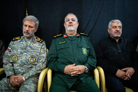 محمدعلی جعفری، سرلشکر محمد پاک پور فرمانده کل سپاه پاسداران و سرلشکر امیر حاتمی فرمانده کل ارتش در مراسم چهلمین روز شهادت سردارسپهبد باقری