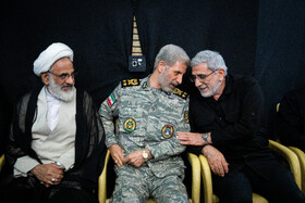 اسماعیل قاآنی، فرمانده سپاه قدس و  سرلشکر امیر حاتمی فرمانده کل ارتش در مراسم چهلمین روز شهادت سردارسپهبد باقری