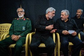 محمدعلی جعفری، اسماعیل قاآنی، فرمانده سپاه قدس و سرتیپ حسین نجات جانشین فرمانده قرارگاه ثارالله در مراسم چهلمین روز شهادت سردارسپهبد باقری