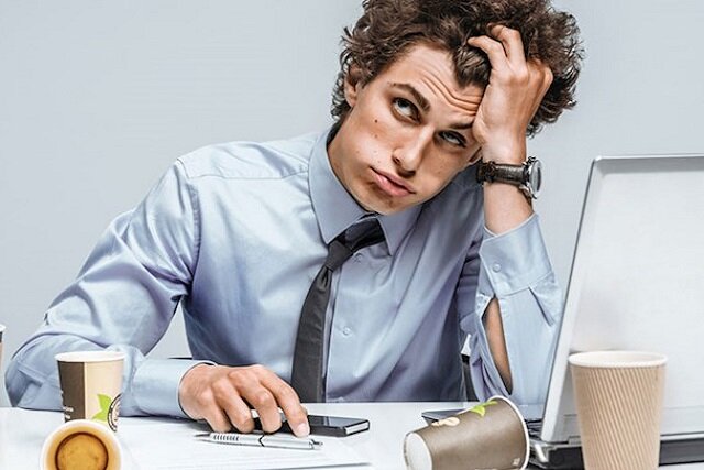 کارکنان ناراضی چگونه به سازمان خود آسیب می‌زنند؟