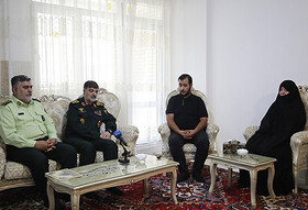 دیدار سردار رادان با ۴ خانواده شهدای انتظامی در دفاع مقدس ۱۲ روزه