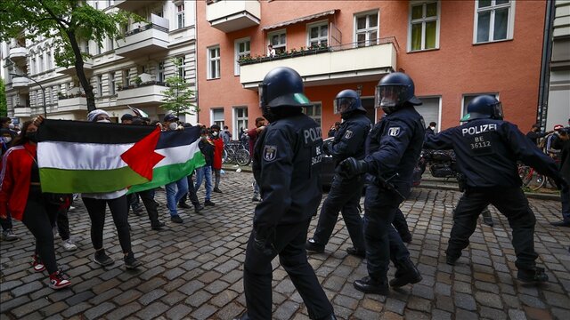 اعتراض صدها نفر از حامیان فلسطین در آتن و آلمان علیه نسل کشی در غزه