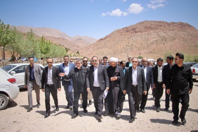 حضور استاندار در تنگه داستان مجن مشکلات مردم با حضور میدانی حل میشود نه با پشت میزنشینی مدیران