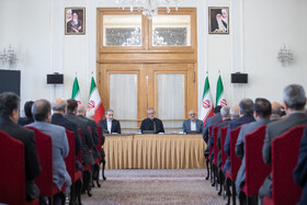مسعود پزشکیان، رییس جمهور و سیدعباس عراقچی، وزیر خارجه در جمع مدیران ارشد وزارت امور خارجه