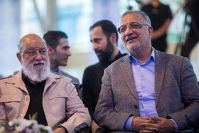 علیرضا زاکانی، شهردار تهران و مهدی چمران، رئيس شورای شهر تهران در مراسم رونمایی از تاکسی برخط شهرزاد