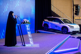 سخنرانی شادی مالکی، “مدیرعامل سازمان مدیریت و نظارت بر تاکسیرانی شهر تهران در مراسم رونمایی از تاکسی برخط شهرزاد