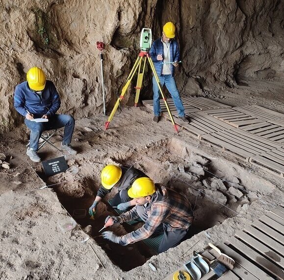 صدای تاریخ در سکوت سنگها