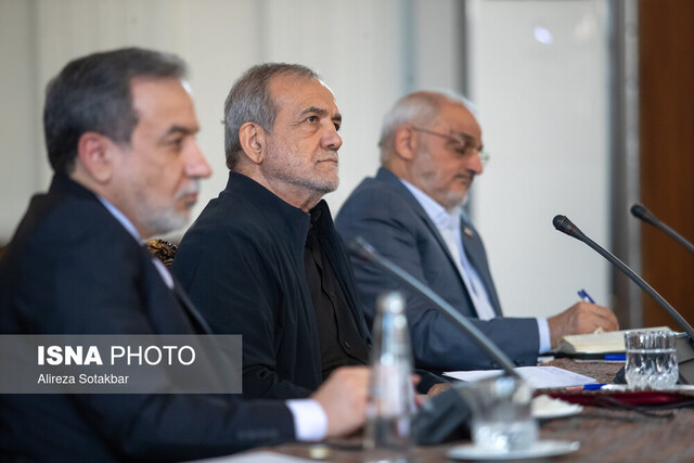 پزشکیان به وزارت امور خارجه رفت