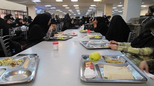 مسمومیت دانشجویان دانشگاه علوم پزشکی شیراز هنوز قطعی نیست/ ۱۲ نفر بیمار شدند