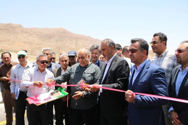 شتاب در توسعه محورهای ترانزیتی جنوب کشور با اعتباری بالغ بر ۱۴ هزار میلیارد ریال شتاب در توسعه محورهای ترانزیتی جنوب کشور با اعتباری بالغ بر ۱۴ هزار میلیارد ریال