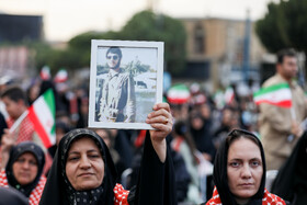 مراسم بزرگداشت روز ایثار و مقاومت اراک و چهلمین روز شهدای اقتدار