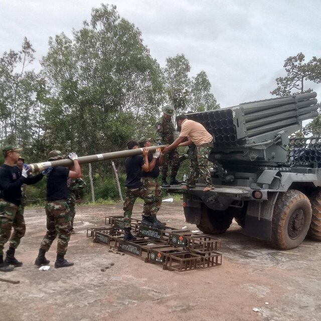 تیراندازی مرزی بین تایلند و کامبوج با وجود درخواستهای آتش بس ترامپ  تیراندازی مرزی بین تایلند و کامبوج با وجود درخواستهای آتش بس ترامپ