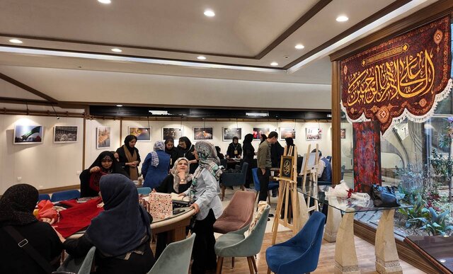 هنرمندان در برج آزادی «ایرانِ حسین» را روایت کردند + عکس