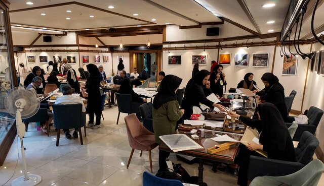 هنرمندان در برج آزادی «ایرانِ حسین» را روایت کردند + عکس