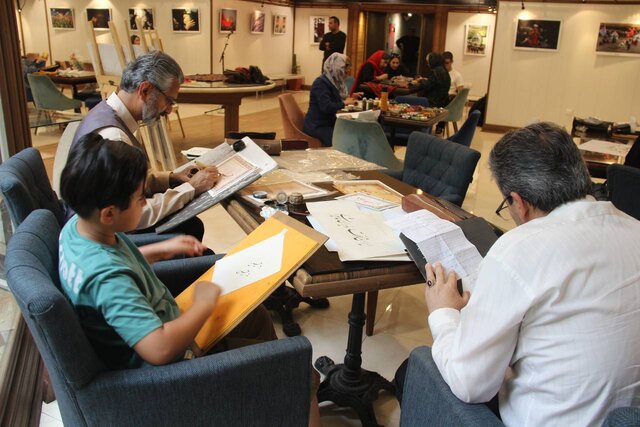 هنرمندان در برج آزادی «ایرانِ حسین» را روایت کردند + عکس