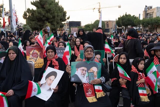 تا وقتی ملت پشتیبان نظام است دشمنان نمی‌توانند هیچ آسیبی به این کشور وارد کنند