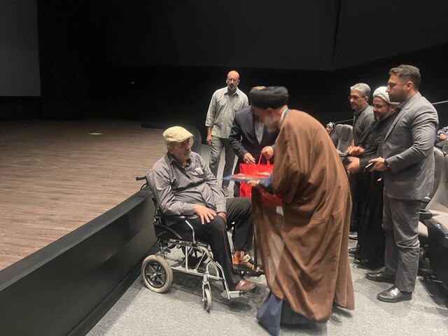 «اتاقک گلی» بهانهای برای تجلیل از جمال شورجه «اتاقک گلی» بهانهای برای تجلیل از جمال شورجه