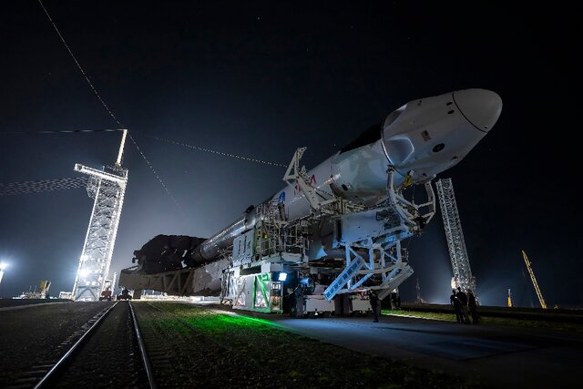 موشک ماموریت «کرو-۱۱» به محل پرتاب رسید موشک ماموریت «کرو-۱۱» به محل پرتاب رسید